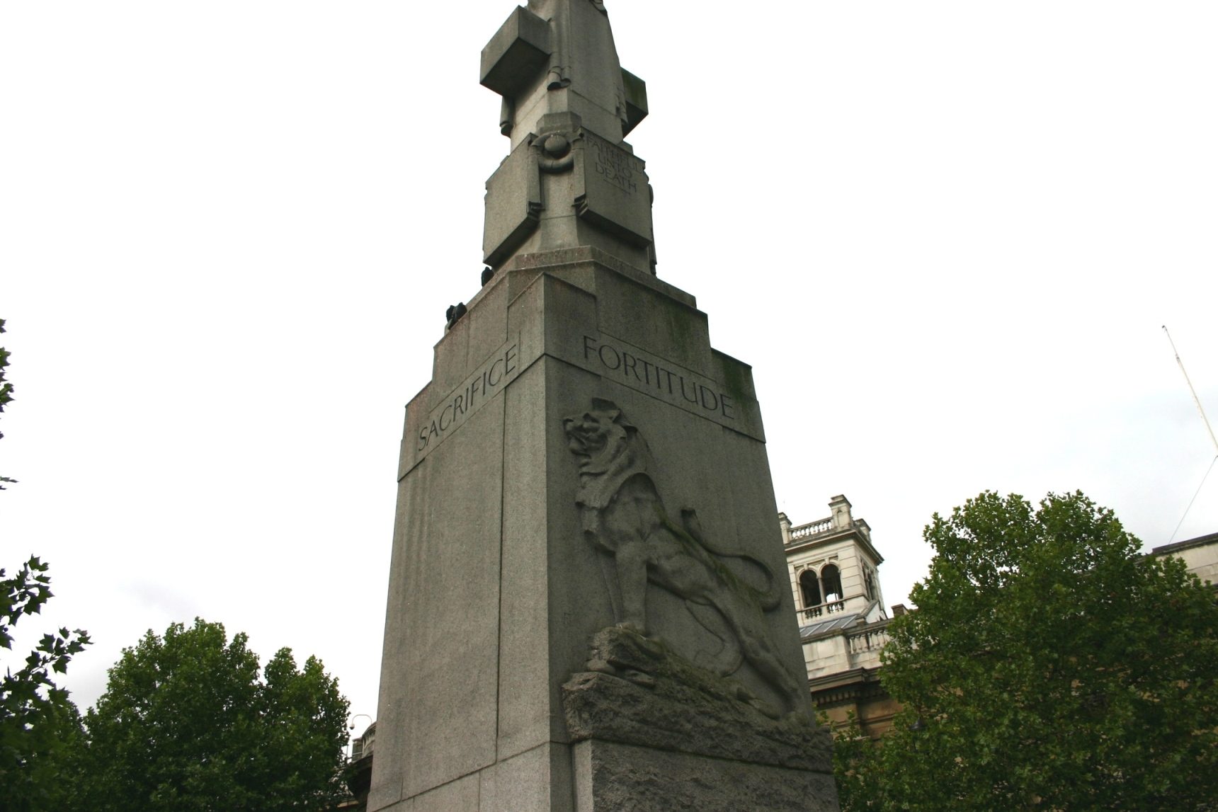 Edith Cavell monument, London - 03.JPG